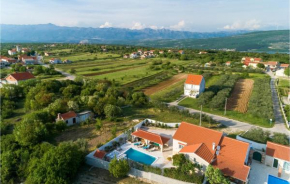 Nice Home In Pridraga With Jacuzzi